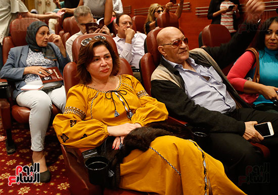 تكريم حسين فهمى مهرجان الاسكندريه السينمائى (6)