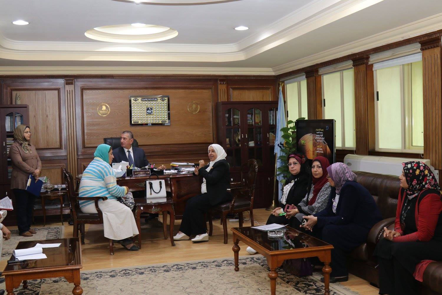  محافظ كفر الشيخ مع عضوات المجلس القومي للمرأة