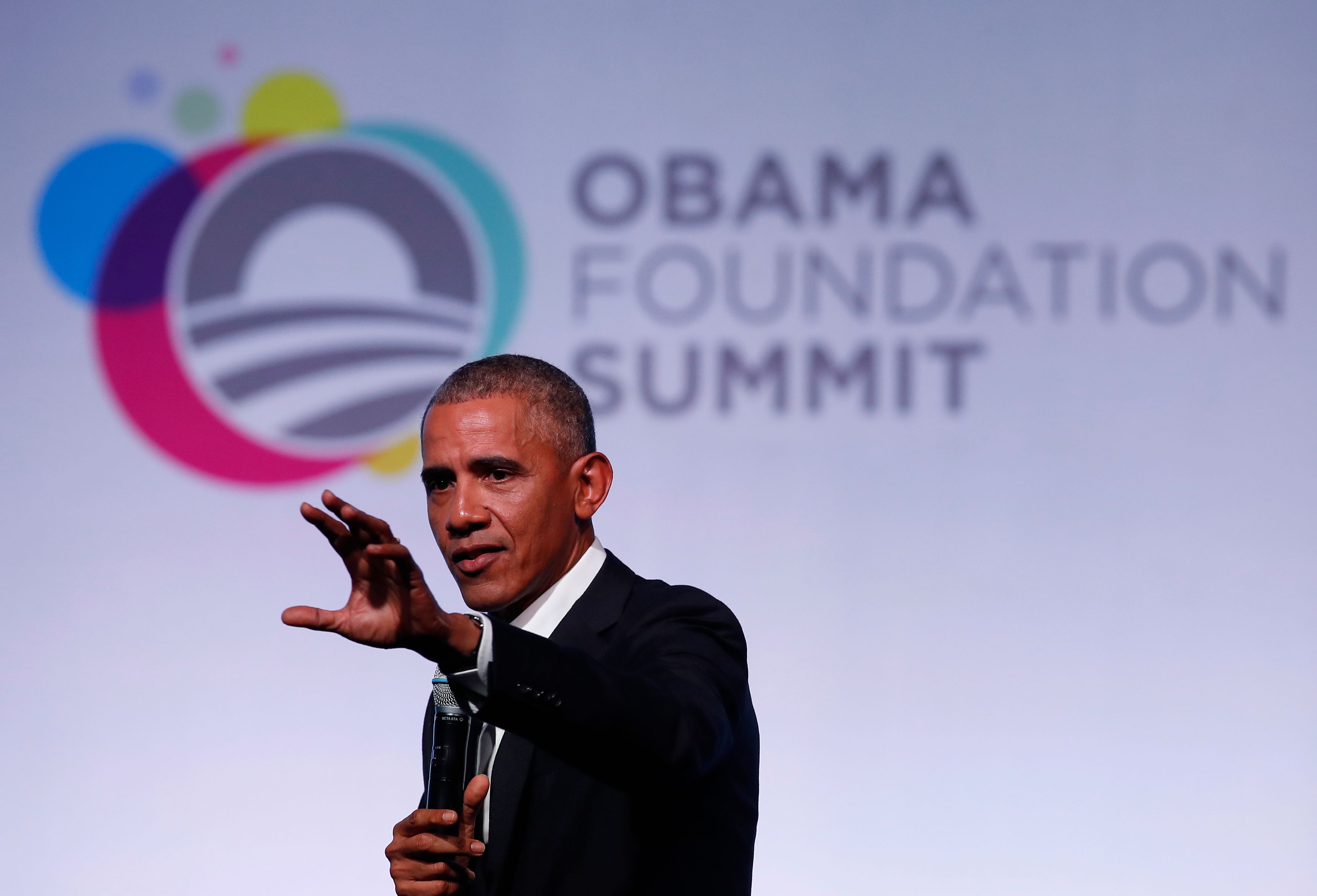 باراك يفتتح مؤسسة أوباما في شيكاغو