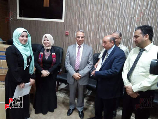 محافظ شمال سيناء يكرم متدربات مشروع فرصة  بالعريش (5)