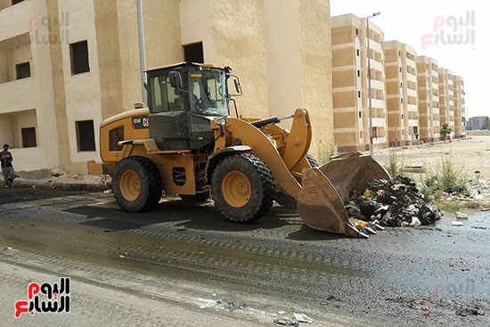 وصول معدات مجلس المدينة لنظافة المنطقة