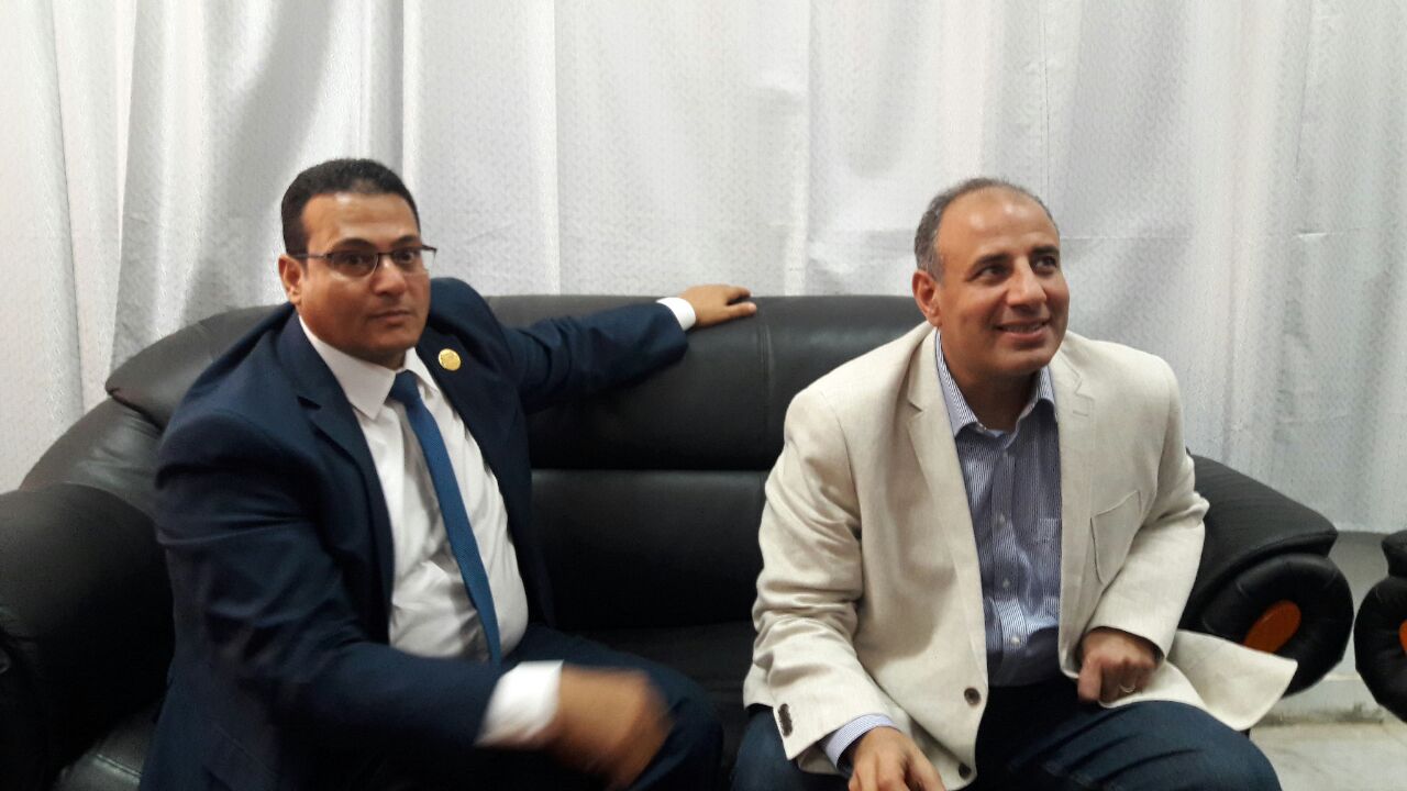 وزير الصحة يتفقد اعمال تطوير مبنى بمستشفى شرق المدينة  (1)