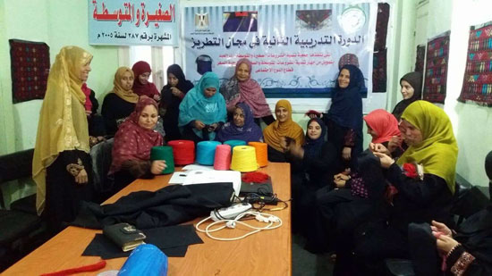 بدويات سيناء يعدن لمهنة الجدات لتحسين الدخل بحرفة التطريز (4)