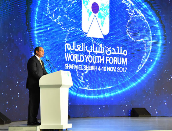 السيد الرئيس خلال إلقاء كلمة سيادته في الجلسة الختامية لمنتدى شباب العالم (1)