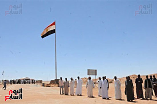 العلم المصرى على الحدود المصرية السودانية 