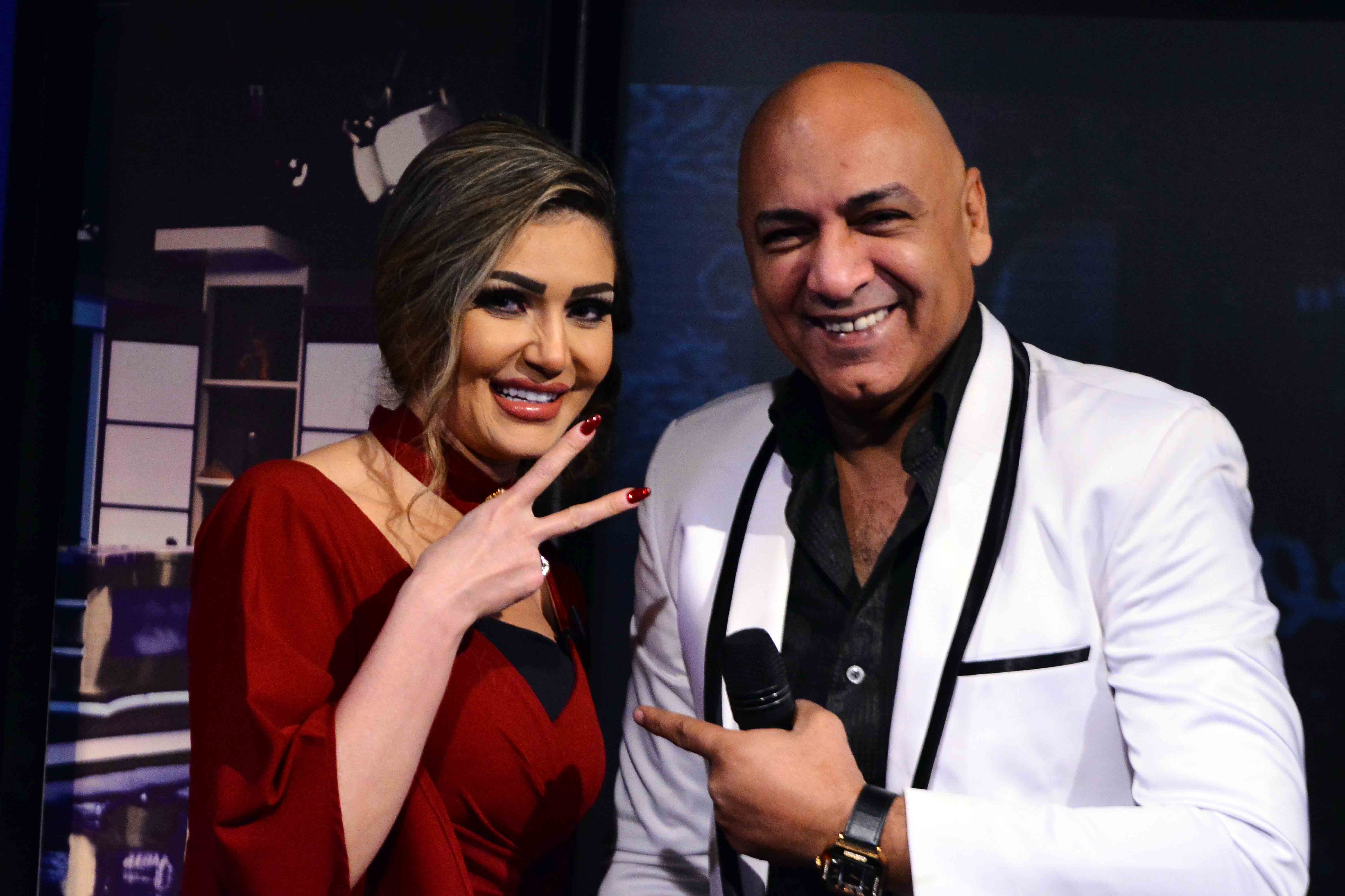الاعلامية سحر شعراوي وحمدي الجنايني خلال اطلاق برنامج "حوار هوانم"