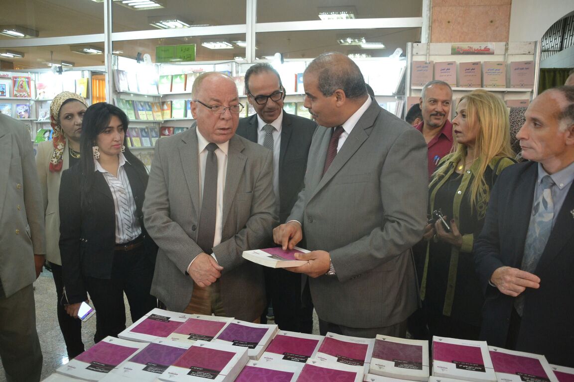  وزير الثقافة يفتتح معرض الكتاب بالأزهر  (6)
