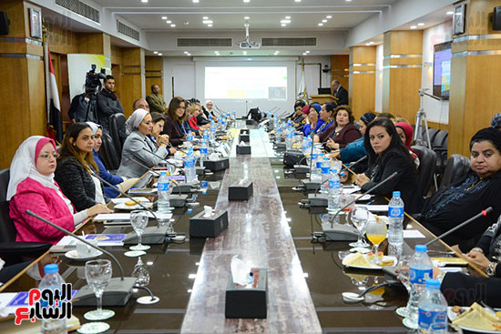 صور اجتماع الوزيرة مع نائبات البرلمان لعرض خطة الوزارة (23)