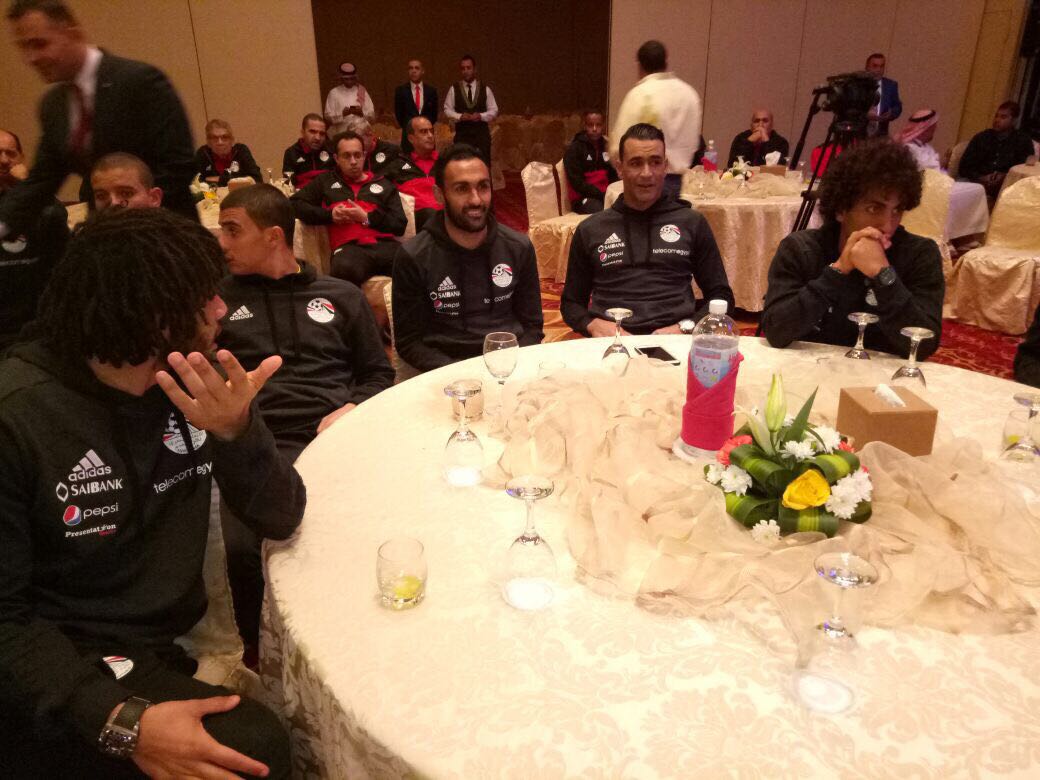 لاعبو المنتخب يحضرون حفل التكريم في السعودية (5)