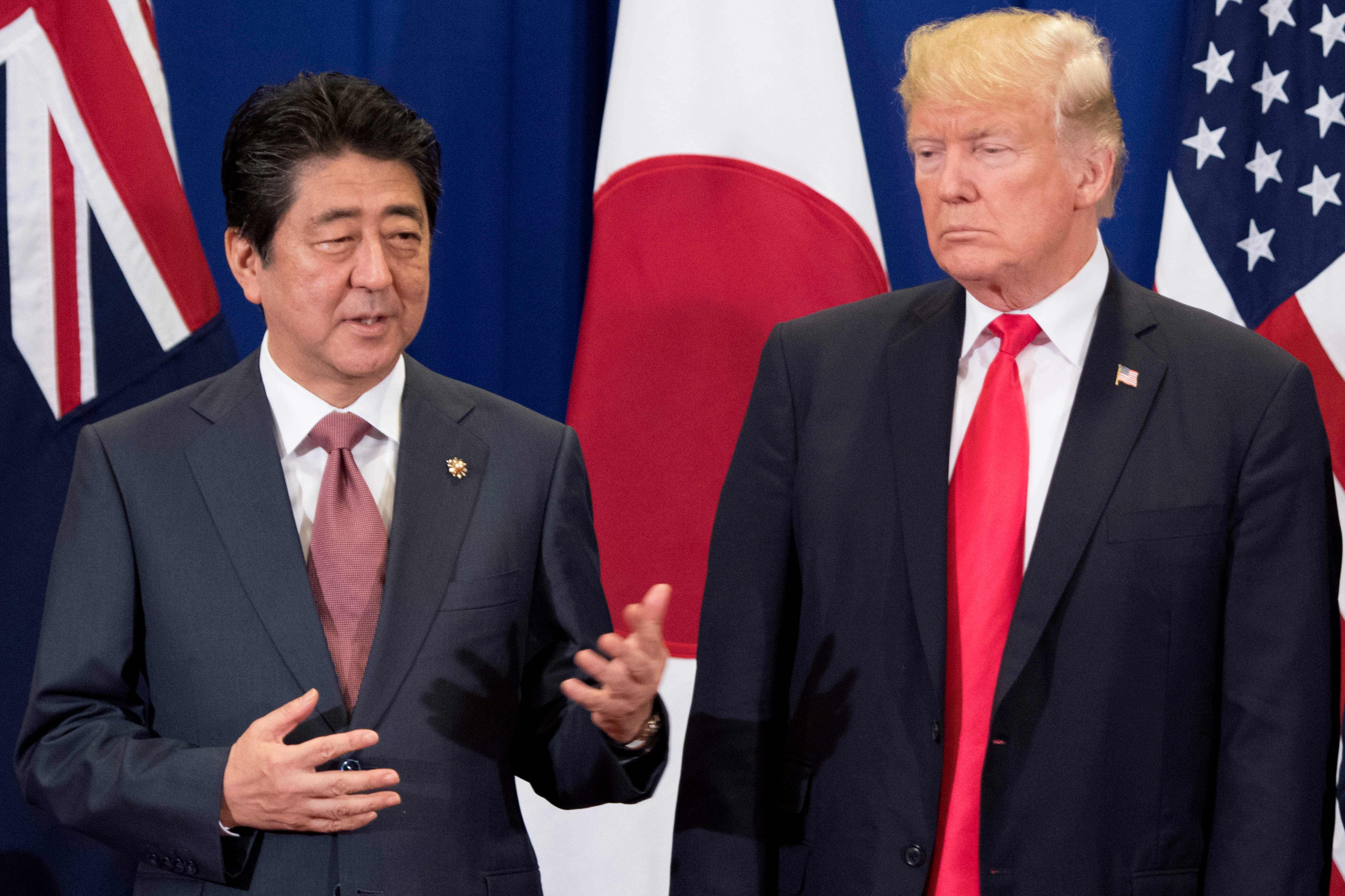 ترامب مع رئيس وزراء اليابان