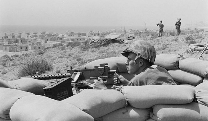 جندى أمريكى من المارينز فى بيروت عام 1958