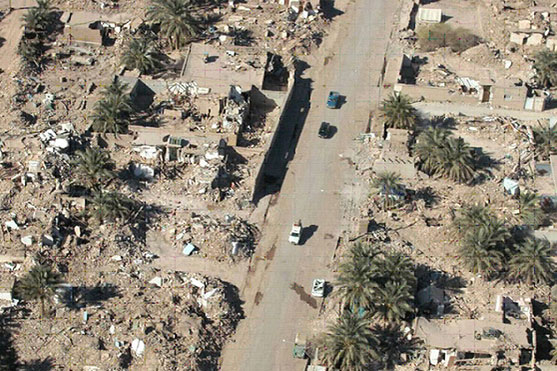 آثار الدمار الذى خلفه زلزال إيران 2003