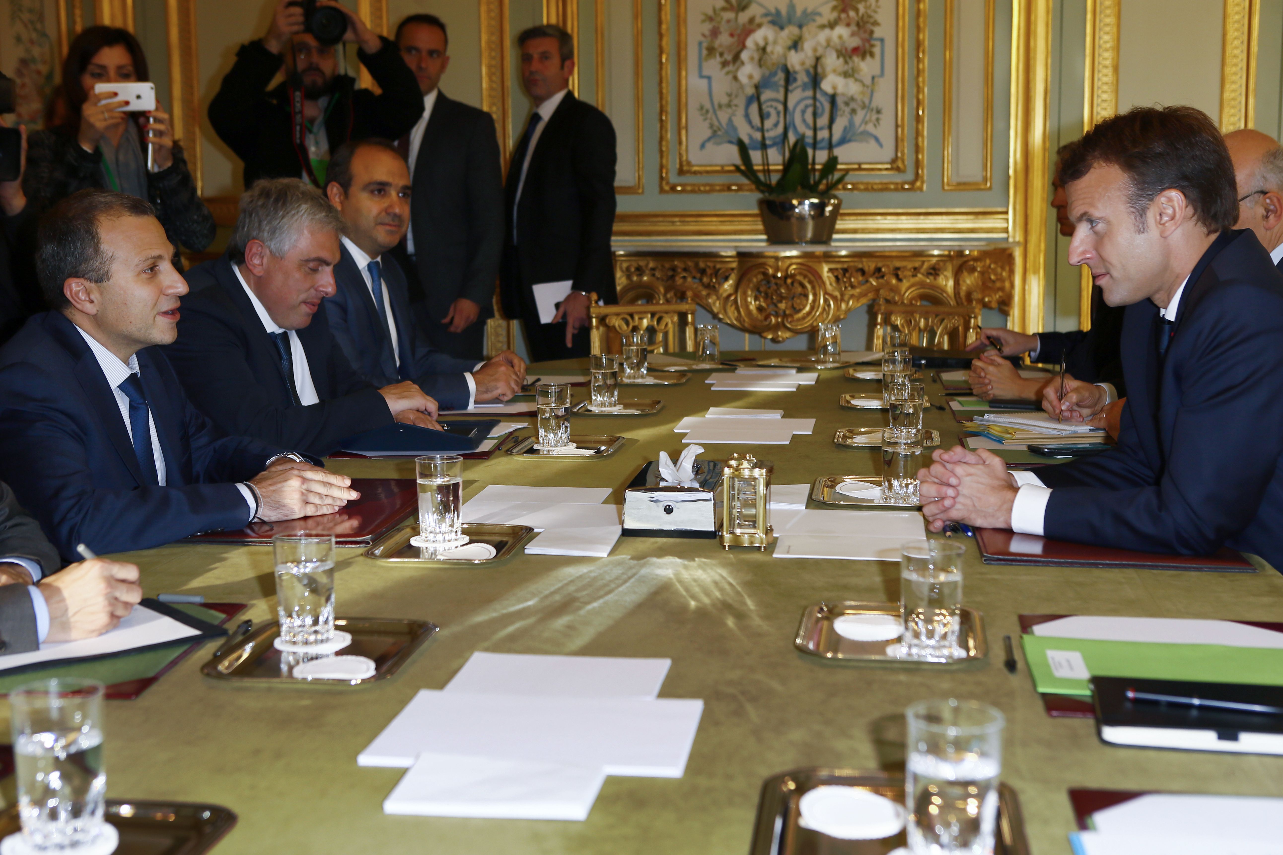 الرئيس الفرنسى يلتقى وزير الخارجية اللبنانى