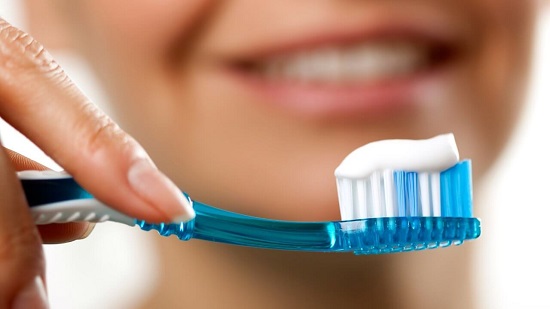Brushing-clean-Teeth