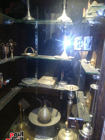 الأوانى المحتفظ بها بالكنيسة