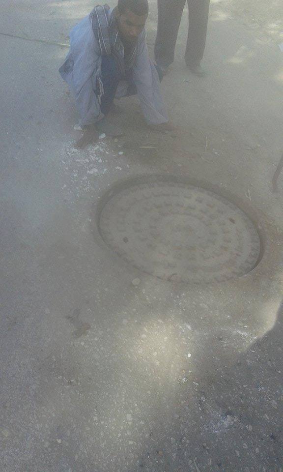 اعمال تغطية بالوعات الصرف الصحي بديروط