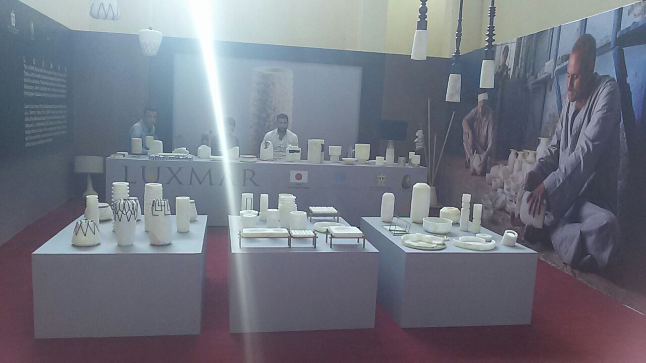 جانب من جناح منتجات الألباستر الاقصرية داخل معرض الحرف اليدوية بارض المعارض في القاهرة