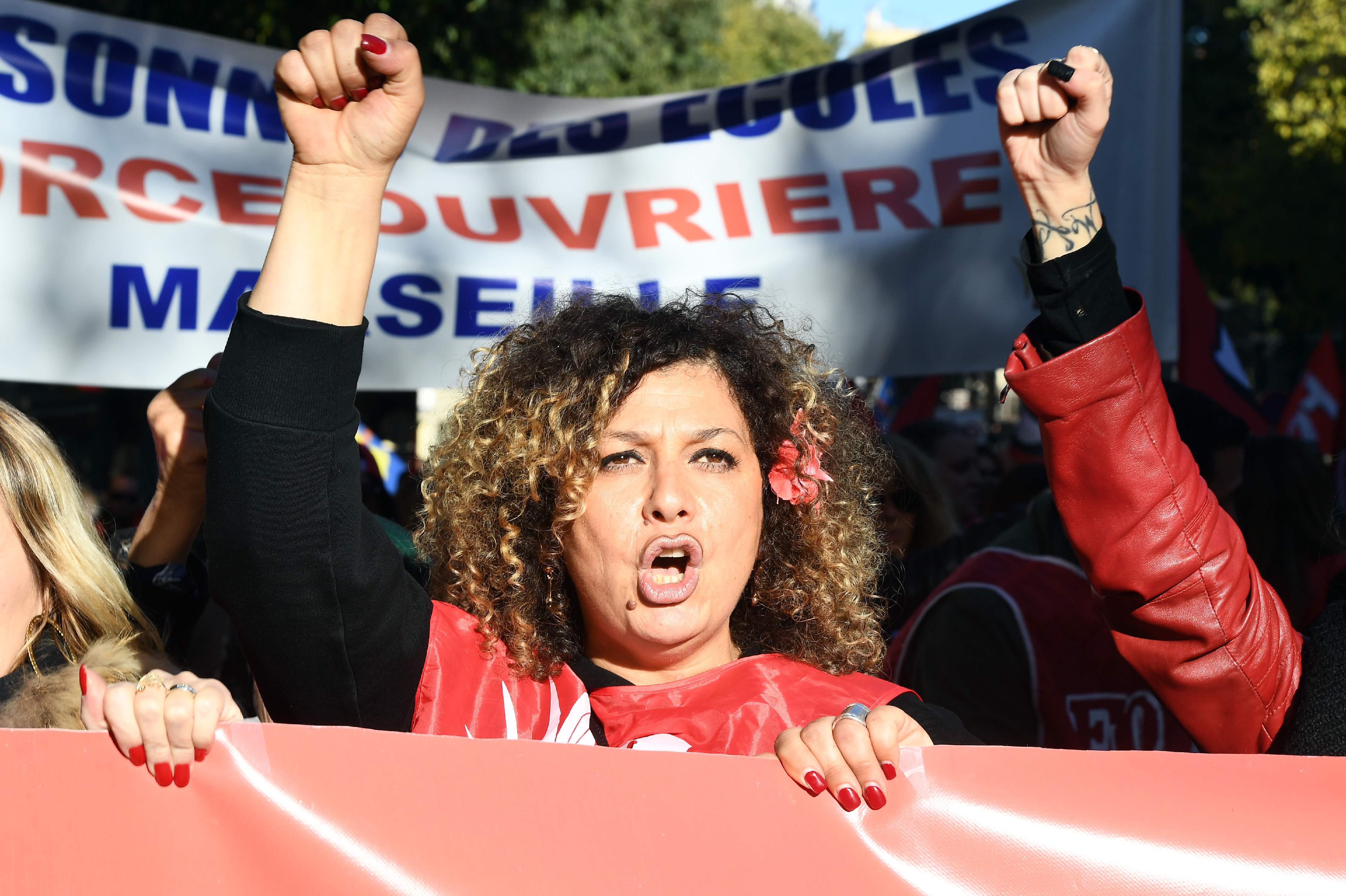 احتجاجات فى فرنسا ضد قانون الاصلاح الاقتصادى