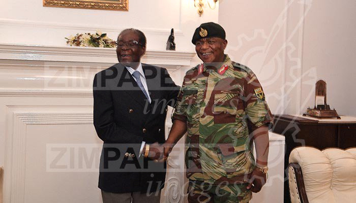 جانب من لقاء جنرلات زيمبابوى مع الرئيس روبرت موجابى