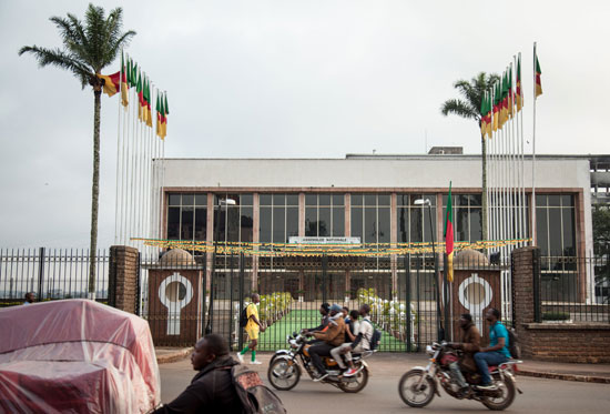 انتظام حركة المرور بمحيط البرلمان الكاميرونى