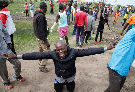 احتشاد مئات المتظاهرين لاستقبال زعيم المعارضة الكينية