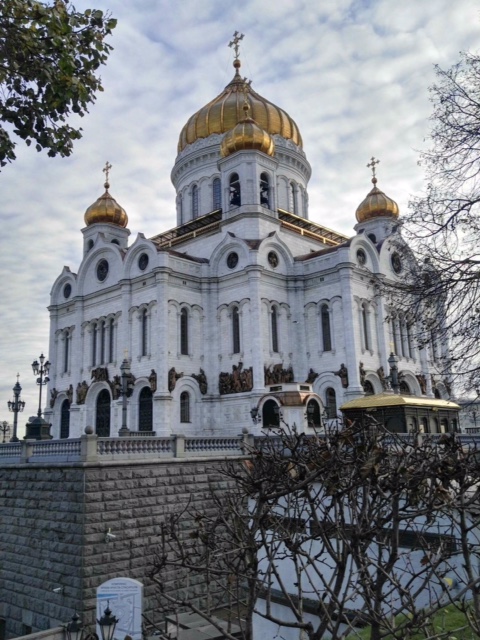 الكاتدرائية ذات القباب الذهبية