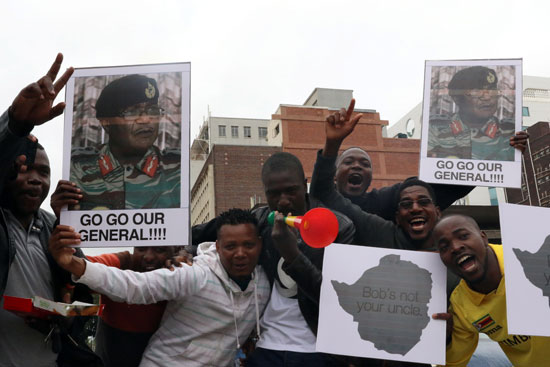 مظاهرات فى زيمبابوى للمطالبة بتنحى الرئيس موجابى