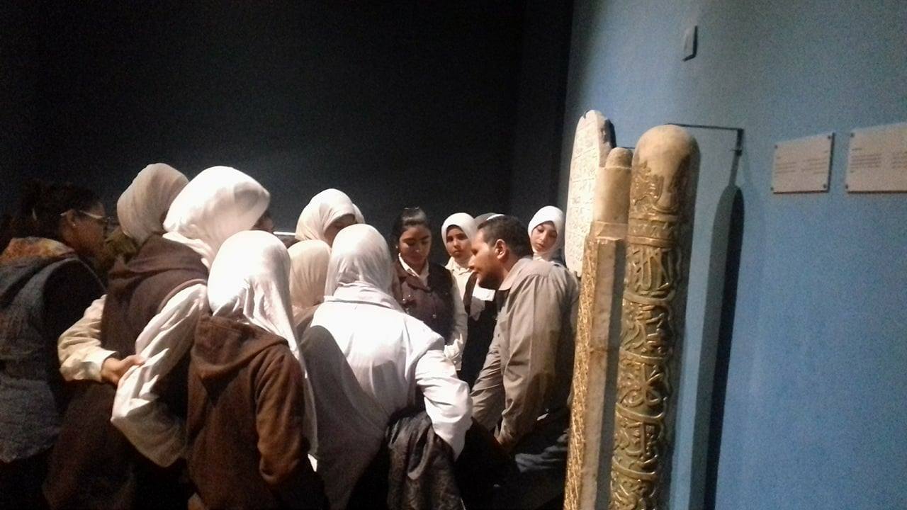 جولة بالطلبة والطالبات داخل متحف ملوى  (1)
