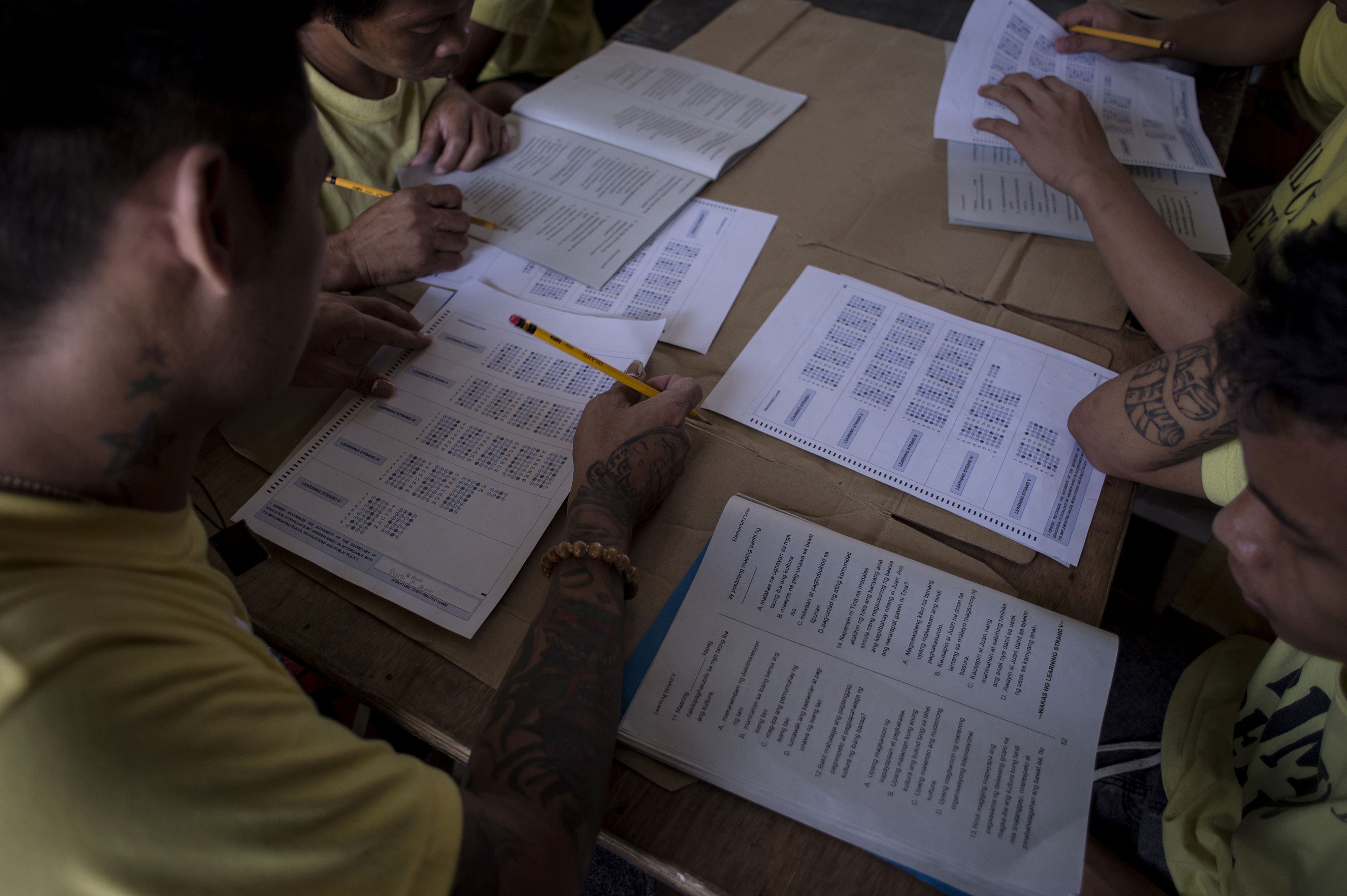 امتحانات السجناء فى الفلبين