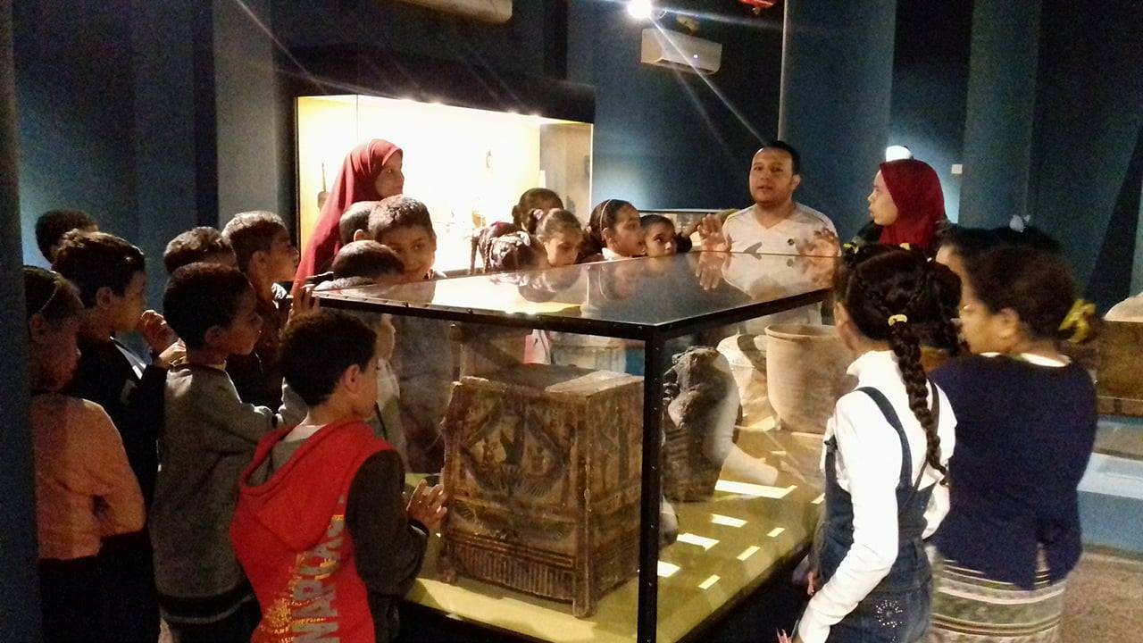 جولة بالطلبة والطالبات داخل متحف ملوى  (6)