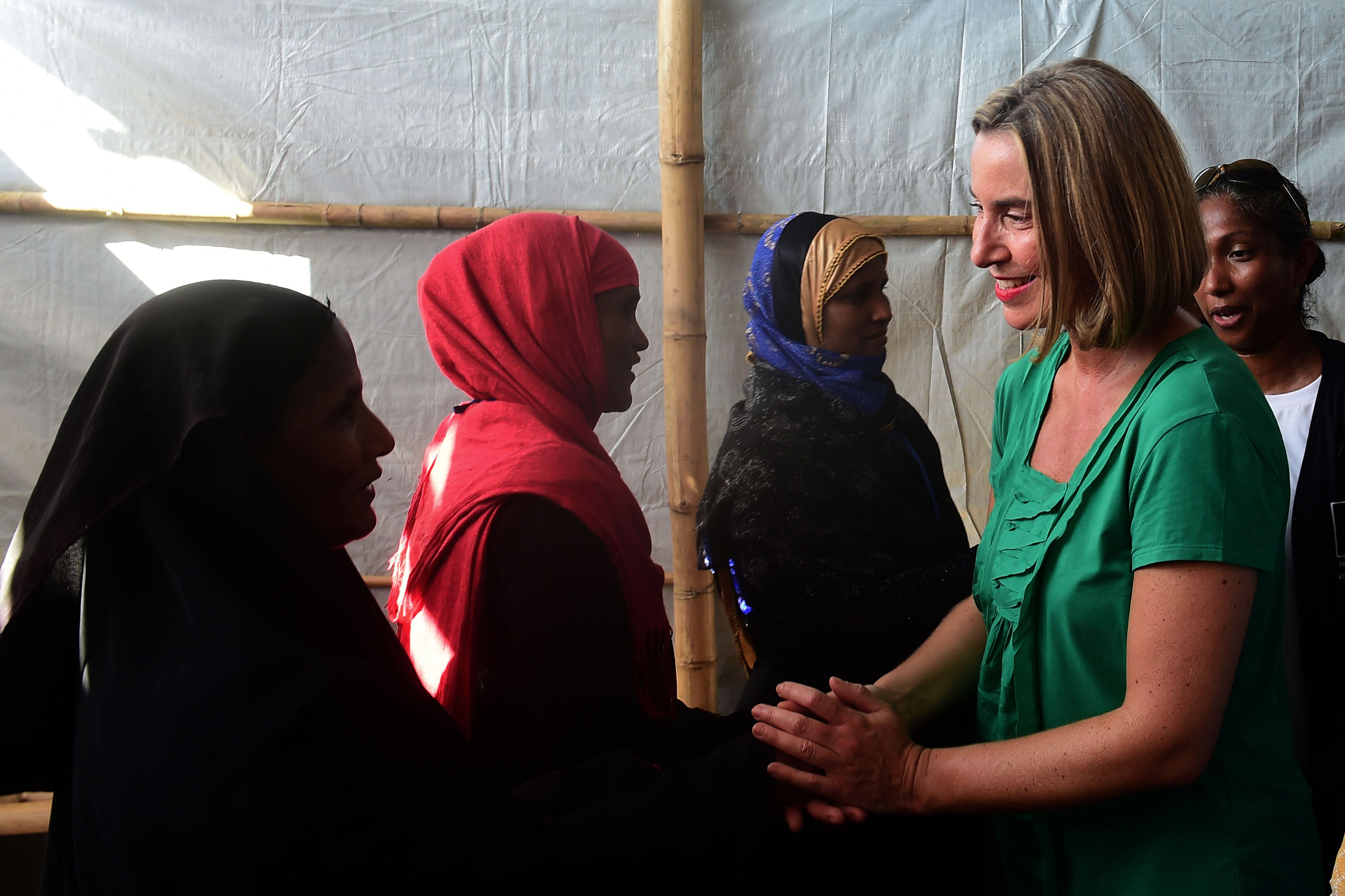 وزيرة خارجية الاتحاد الأوروبى تلتقى سيدات الروهينجا ببنجلادش