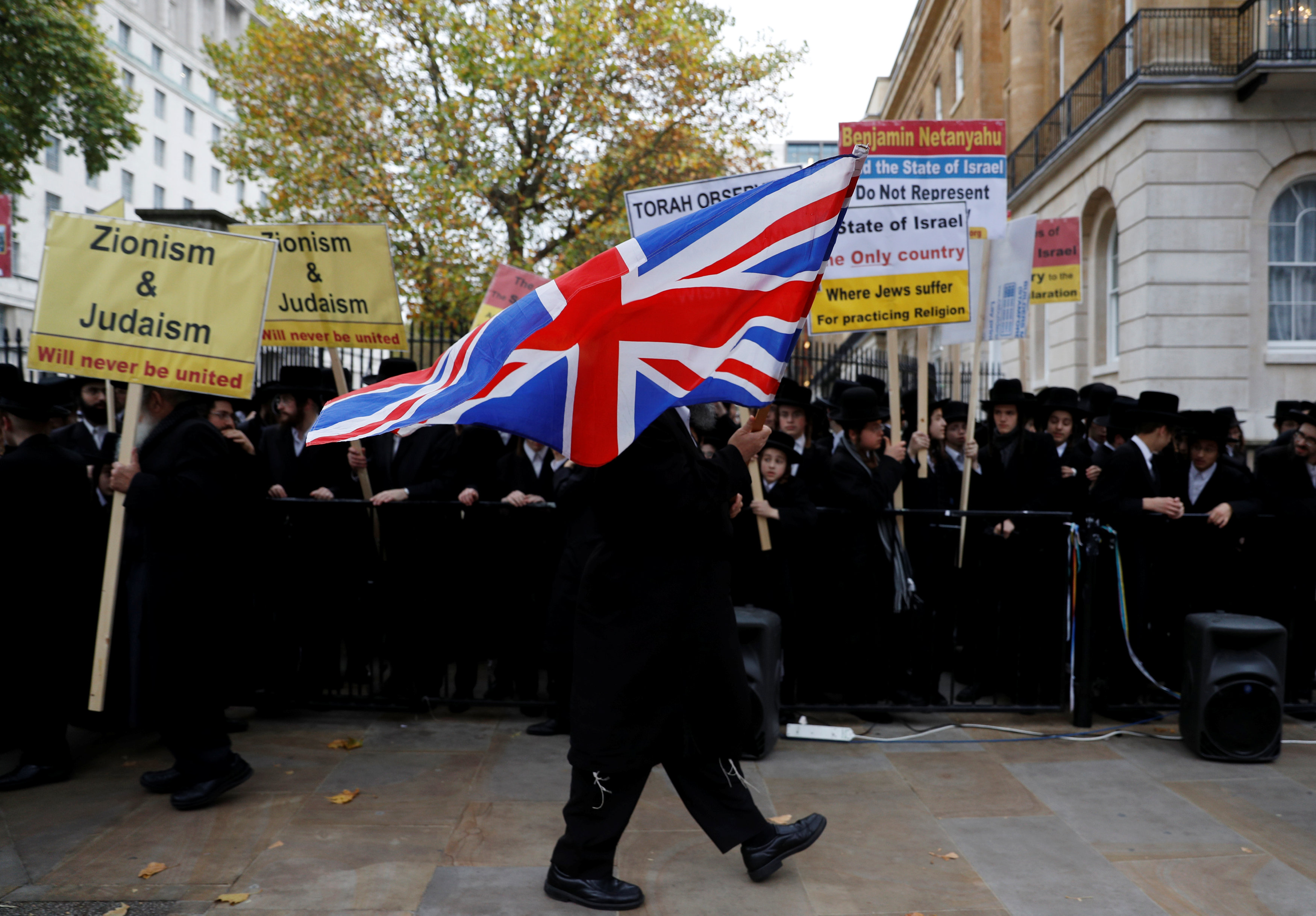 جانب من تظاهرات البريطانيون ضد زيارة نتنياهو 