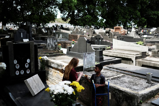 زيارة-المقابر-فى-البرازيل