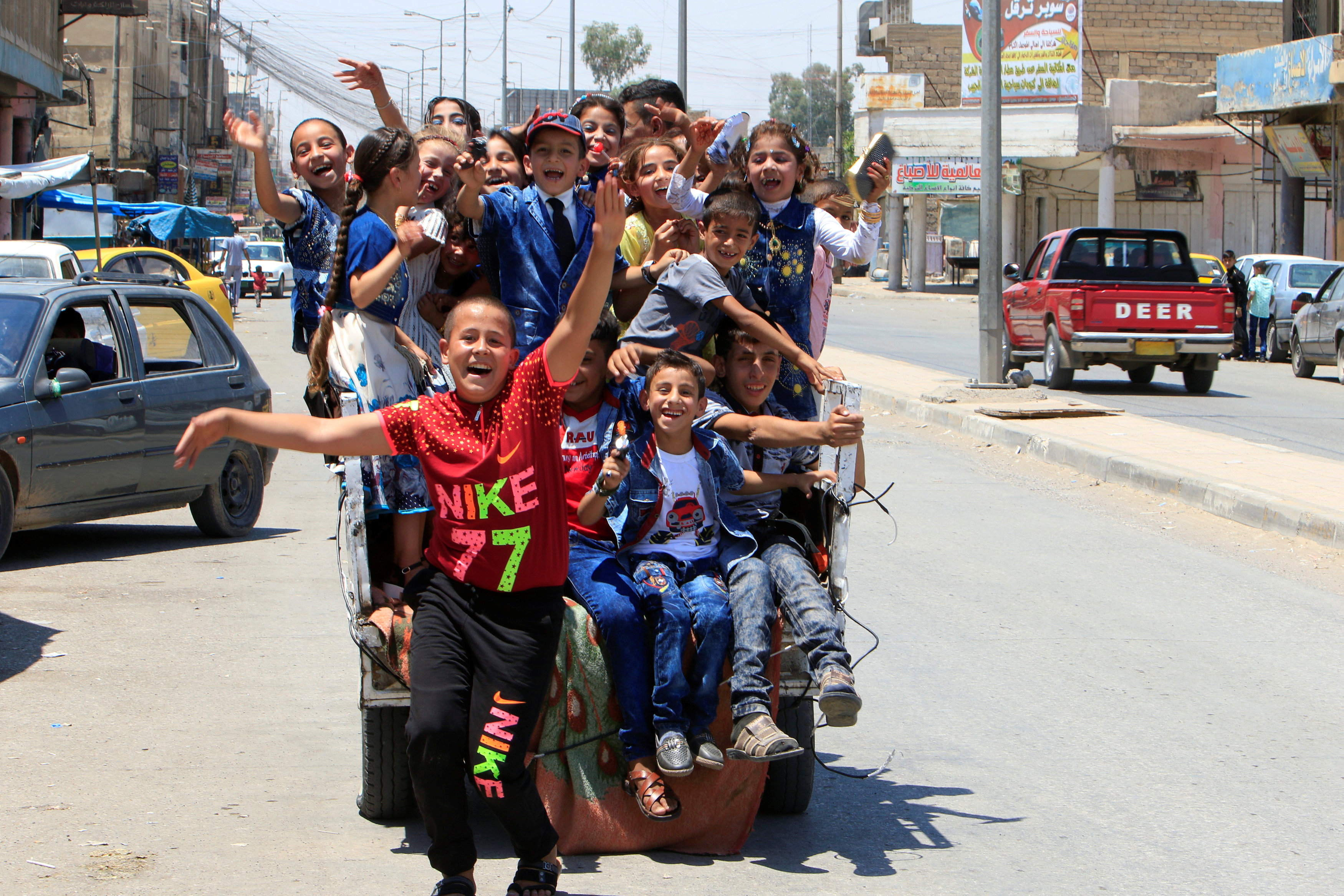 أطفال العراق يلهون رغم الإرهاب
