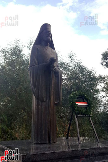 صور تمثال مكاريوس الثالث (1)