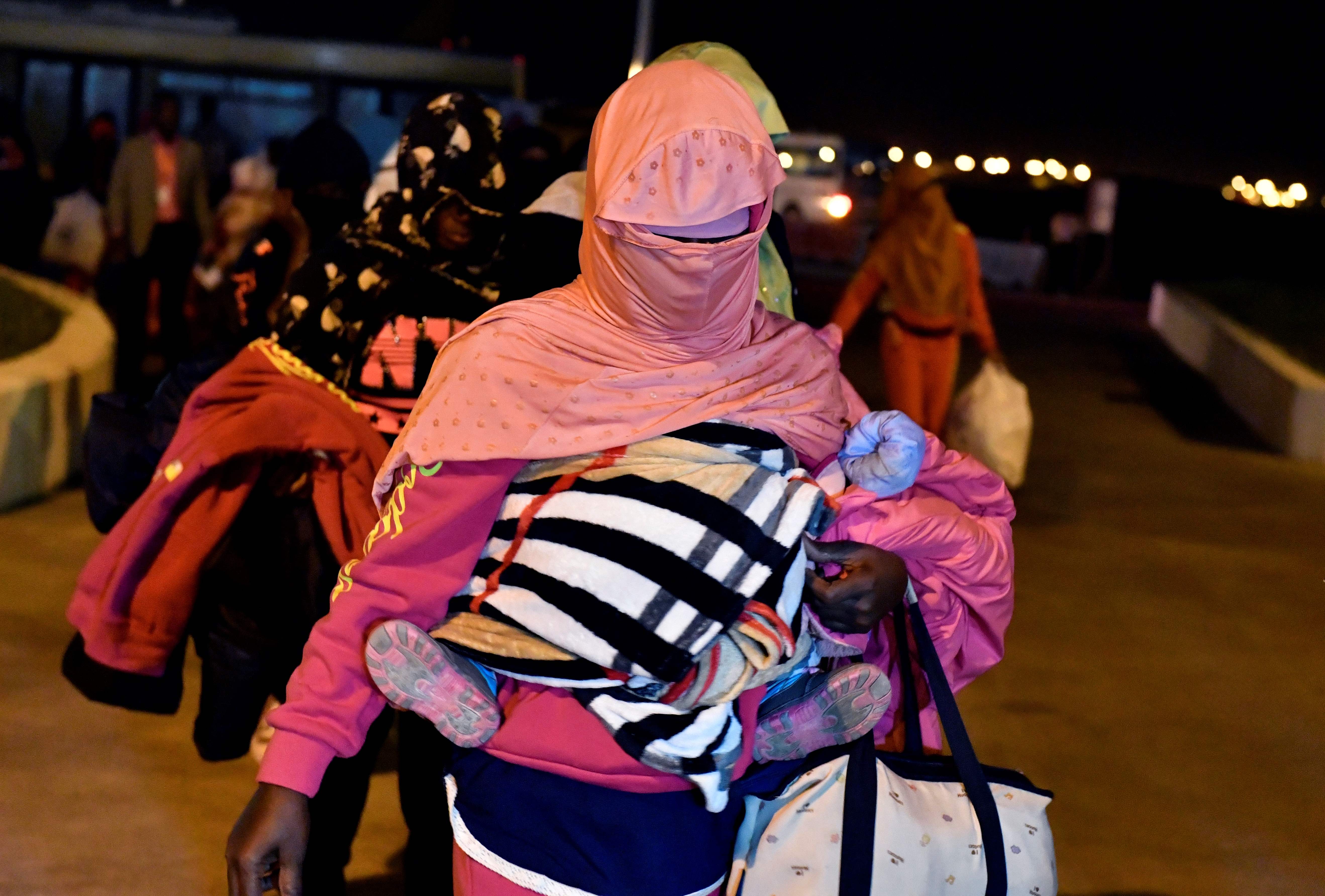 عودة 133 مهاجرا من ليبيا إلى ساحل العاج