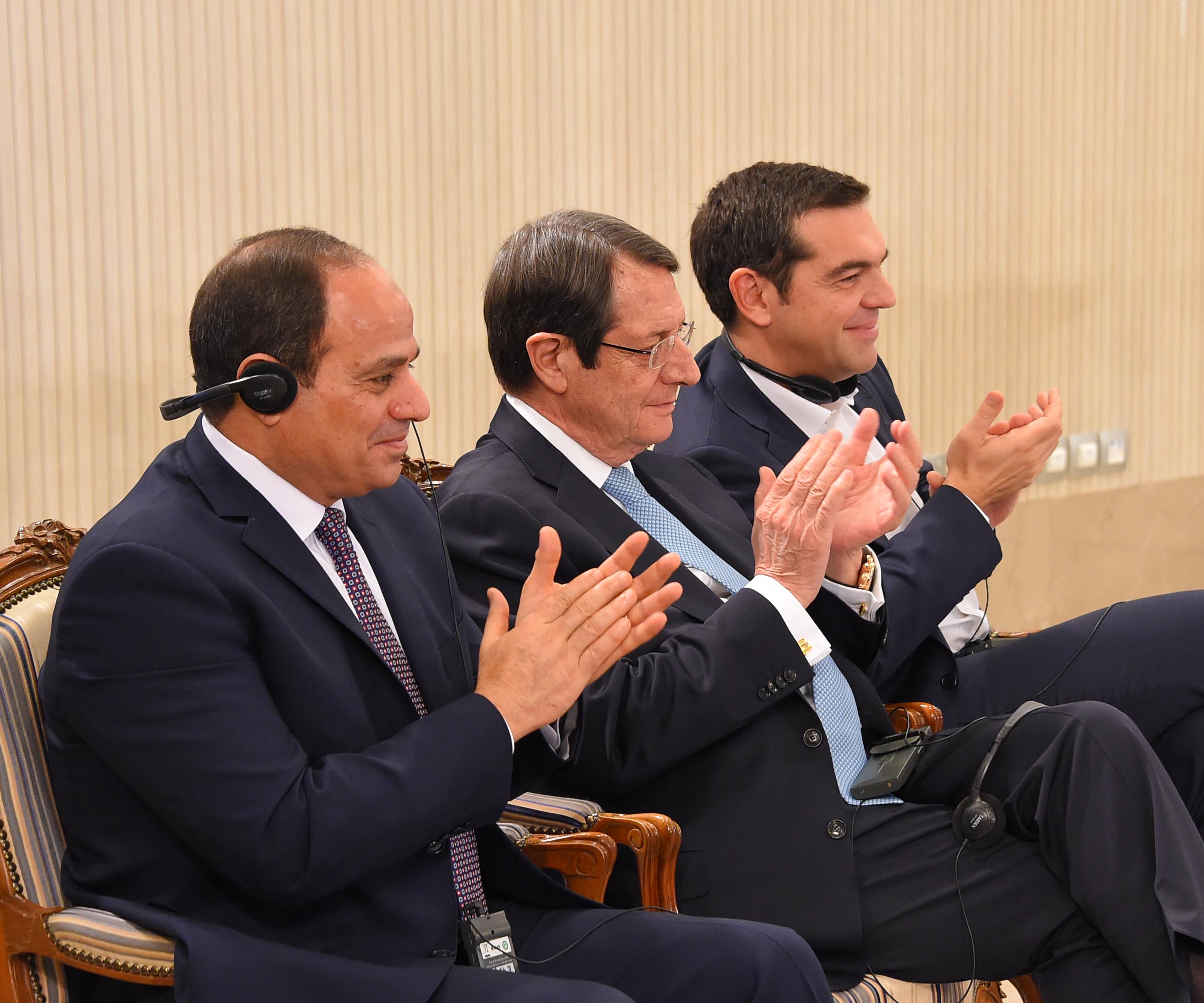 صور المؤتمر الصحفى مع زعماء قبرص واليونان (22)