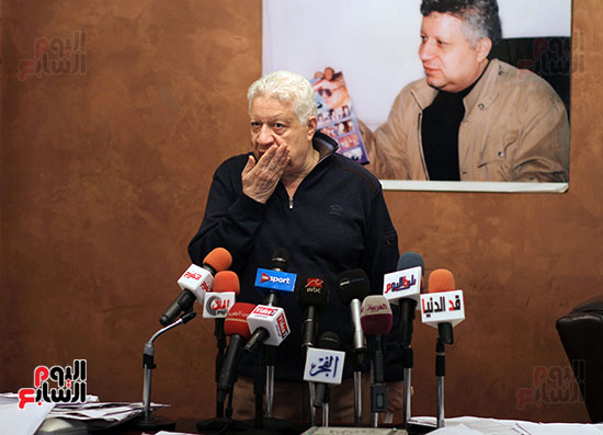 صور مرتضى منصور رئيس نادي الزمالك خلال المؤتمر الصحفي (9)