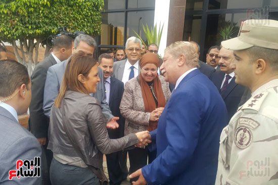 صور.. محافظ الإسماعيلية يستقبل وزيرة الاستثمار بالمنطقة الحرة (5)