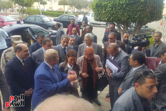 صور.. محافظ الإسماعيلية يستقبل وزيرة الاستثمار بالمنطقة الحرة (4)