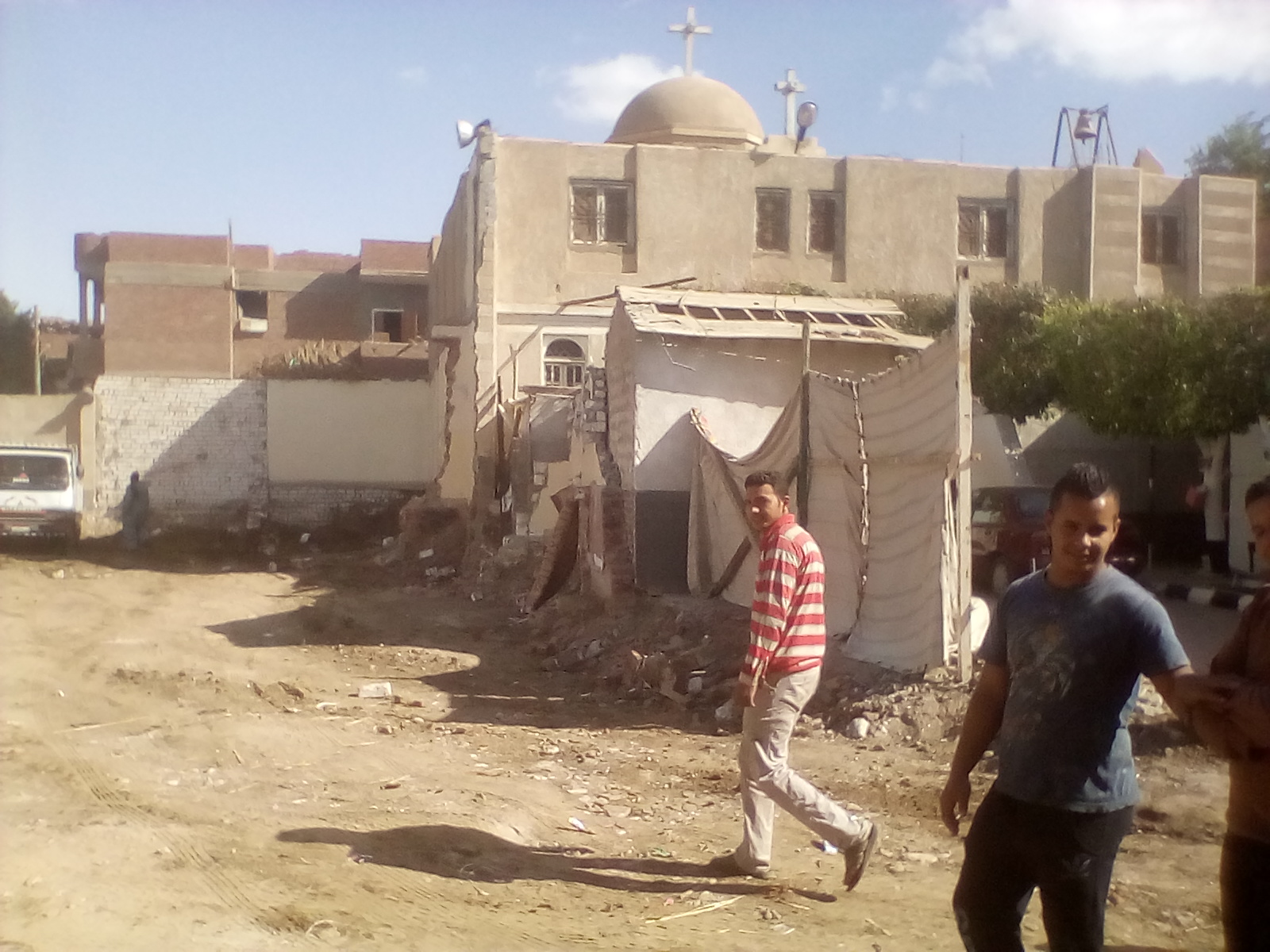 المسلمين والأقباط داخل الكنيسة (2)