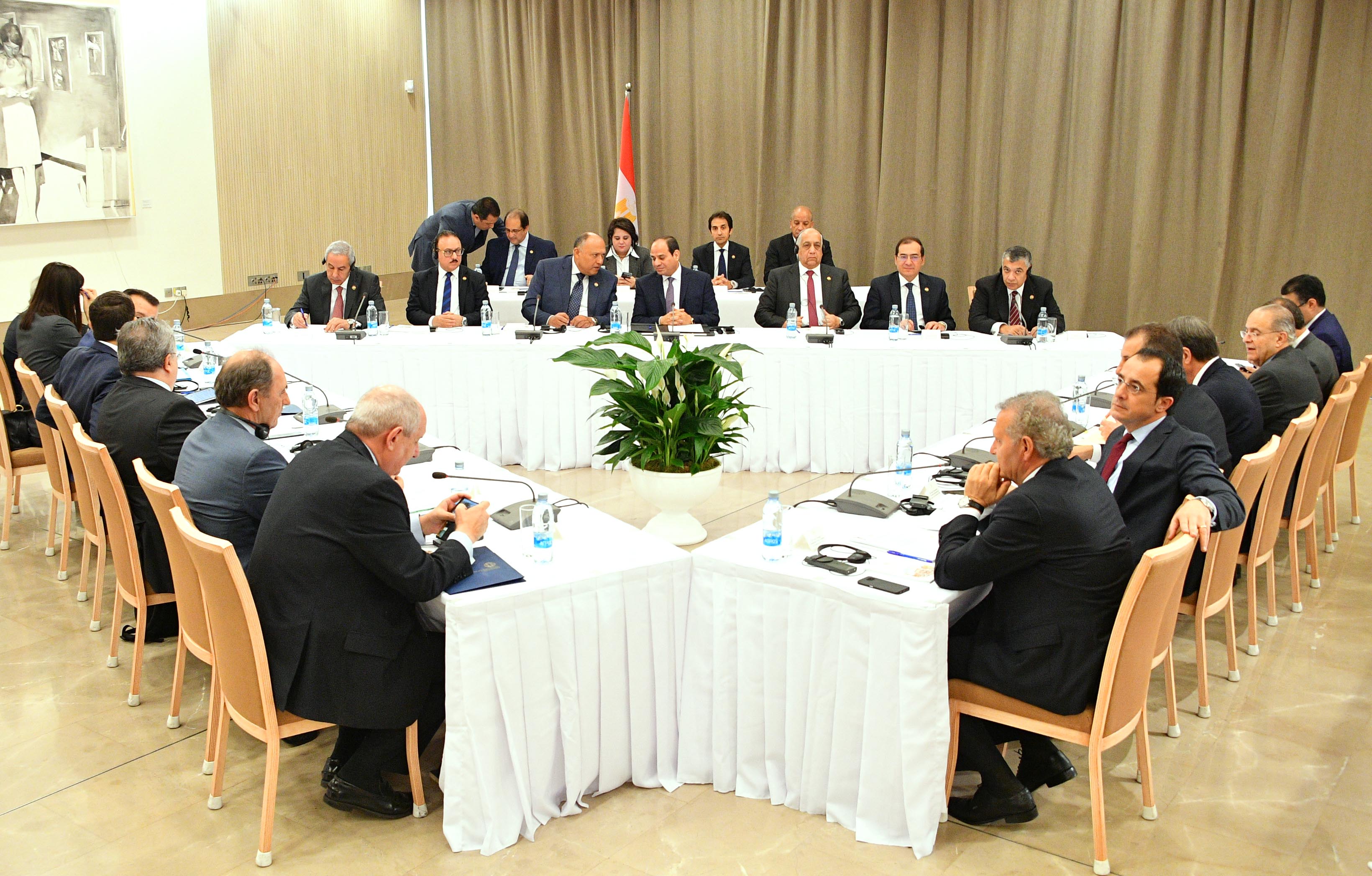 صور المؤتمر الصحفى مع زعماء قبرص واليونان (6)