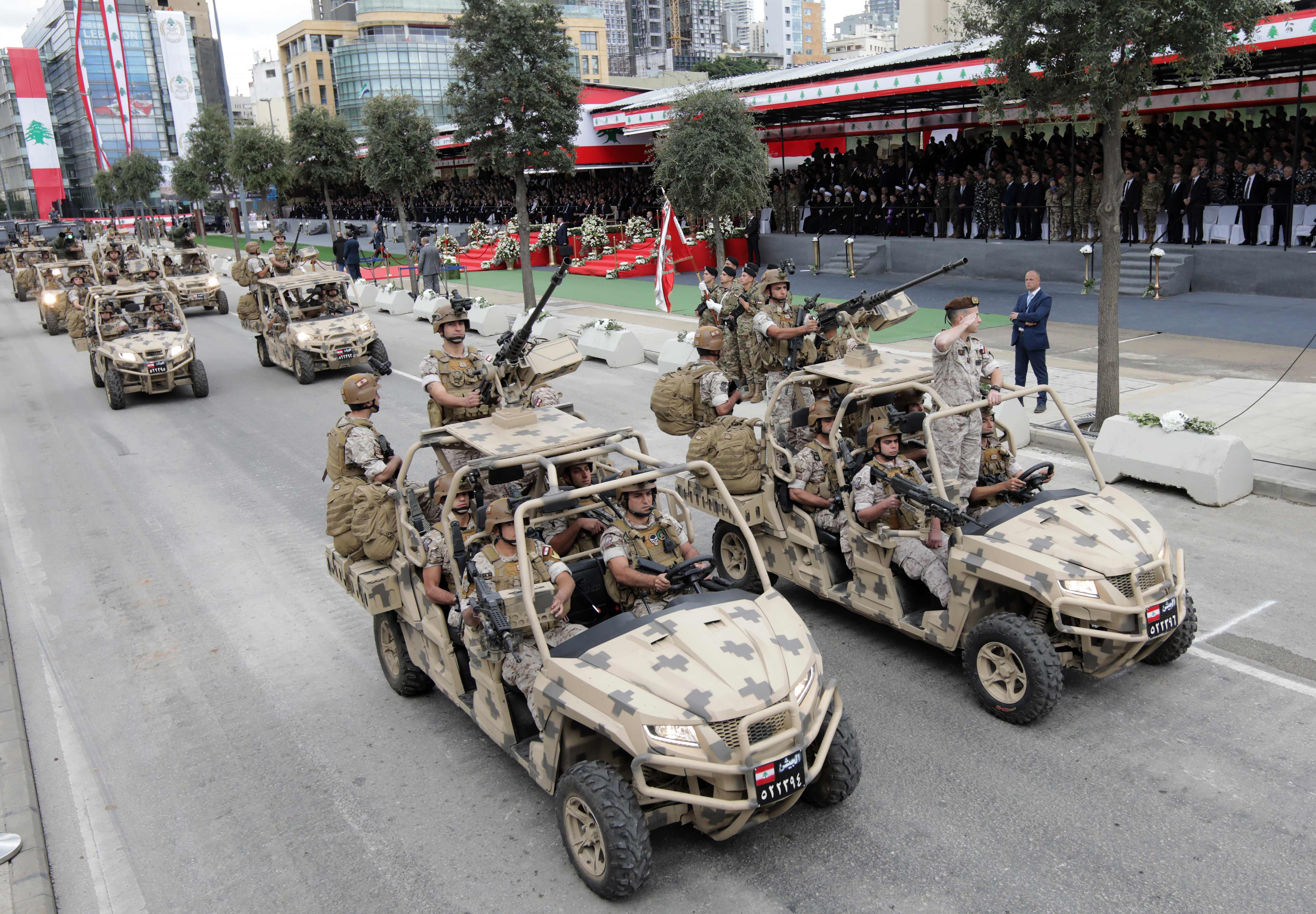 الجيش اللبنانى فى يوم الاستقلال