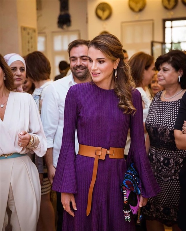الملكة رانيا بالموف