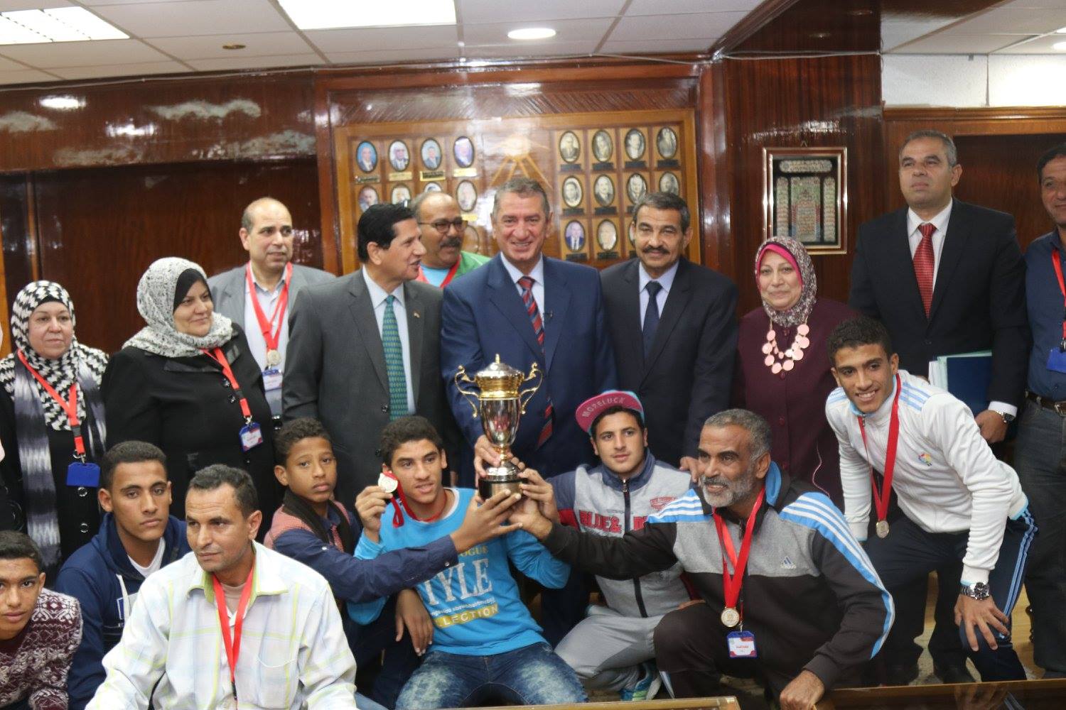 محافظ كفر الشيخ يكرم فريق كرة القدم للصم والبكم