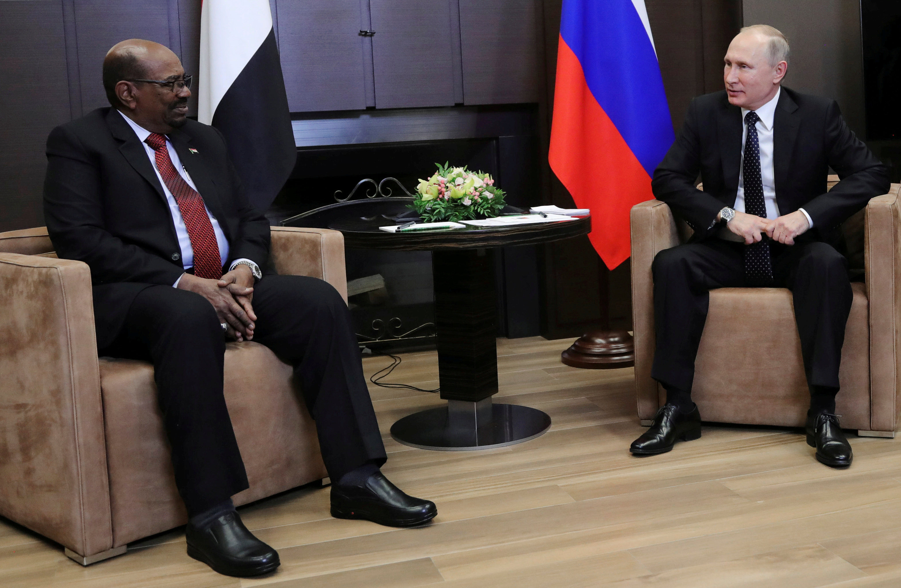 بوتين يلتقى نظيره السودانى فى موسكو