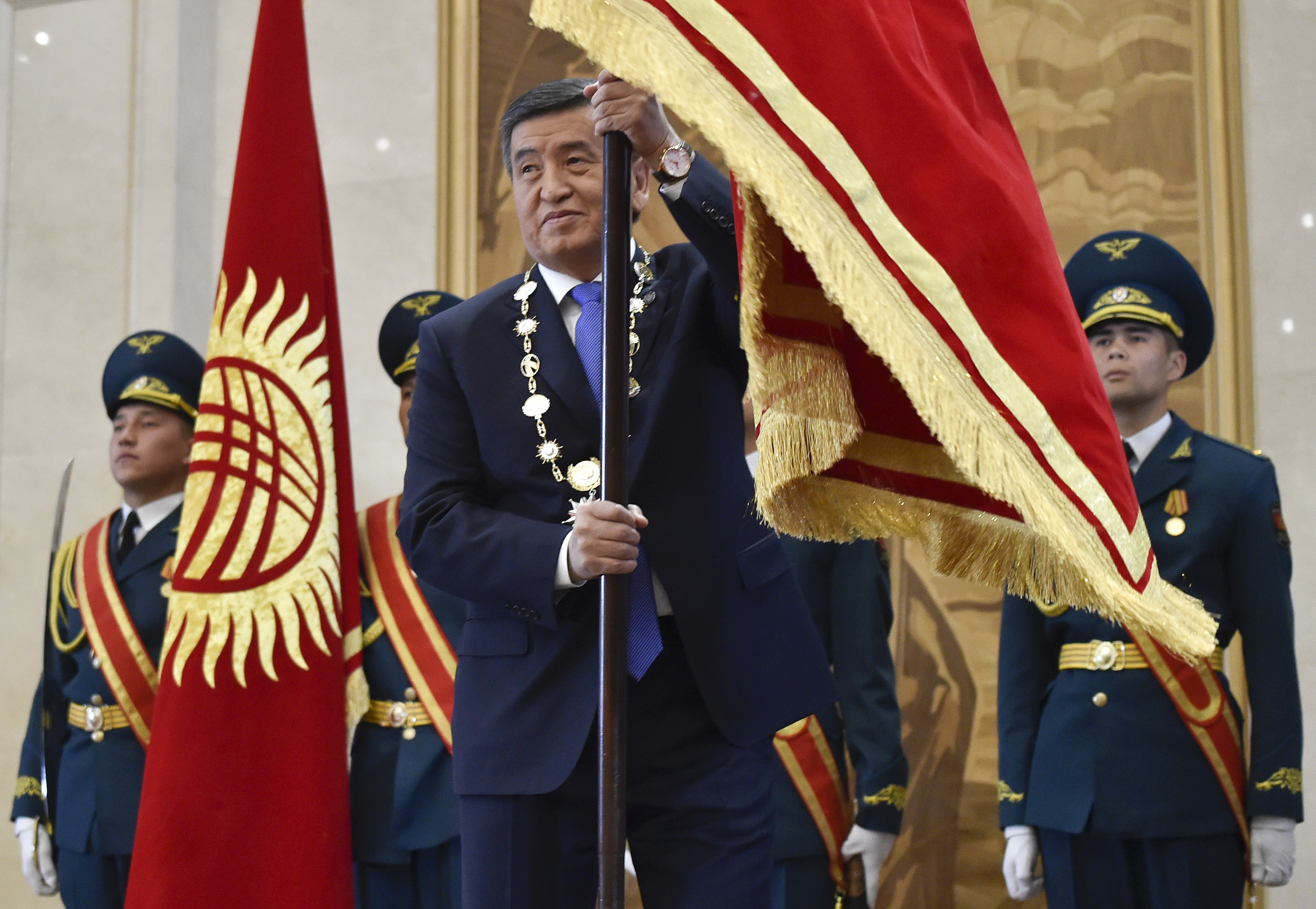 رئيس قرغيزستان الجديد سورون بك جينبيكوف (2)