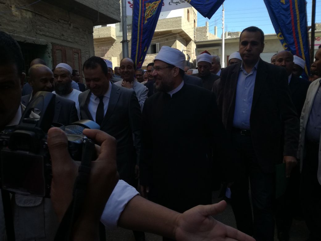 وزير الأوقاف ومحافظ الأقصر يفتتحان تطوير مسجد الشيخ عبد الباسط (4)