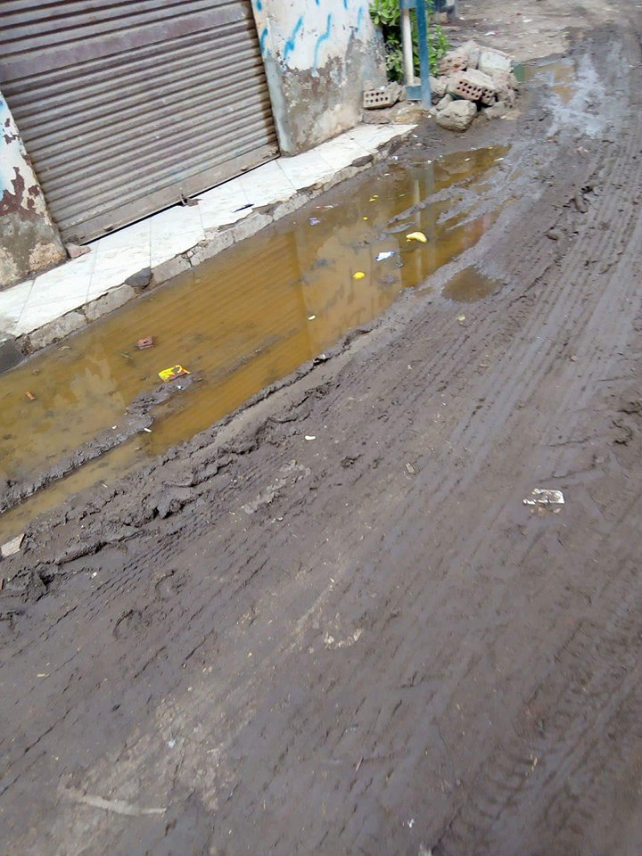 مياه المجارى فى شوارع القرية (1)
