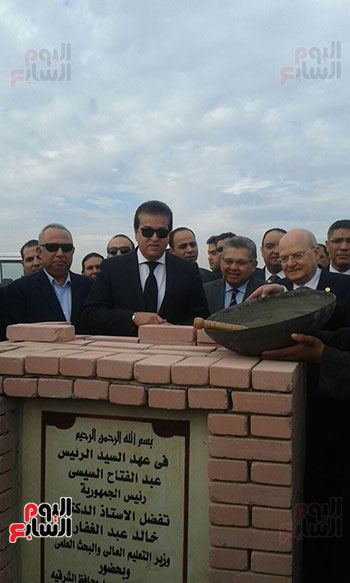 صور الوزراء والمحافظون يقفون دقيقة حداد على شهداء سيناء (23)